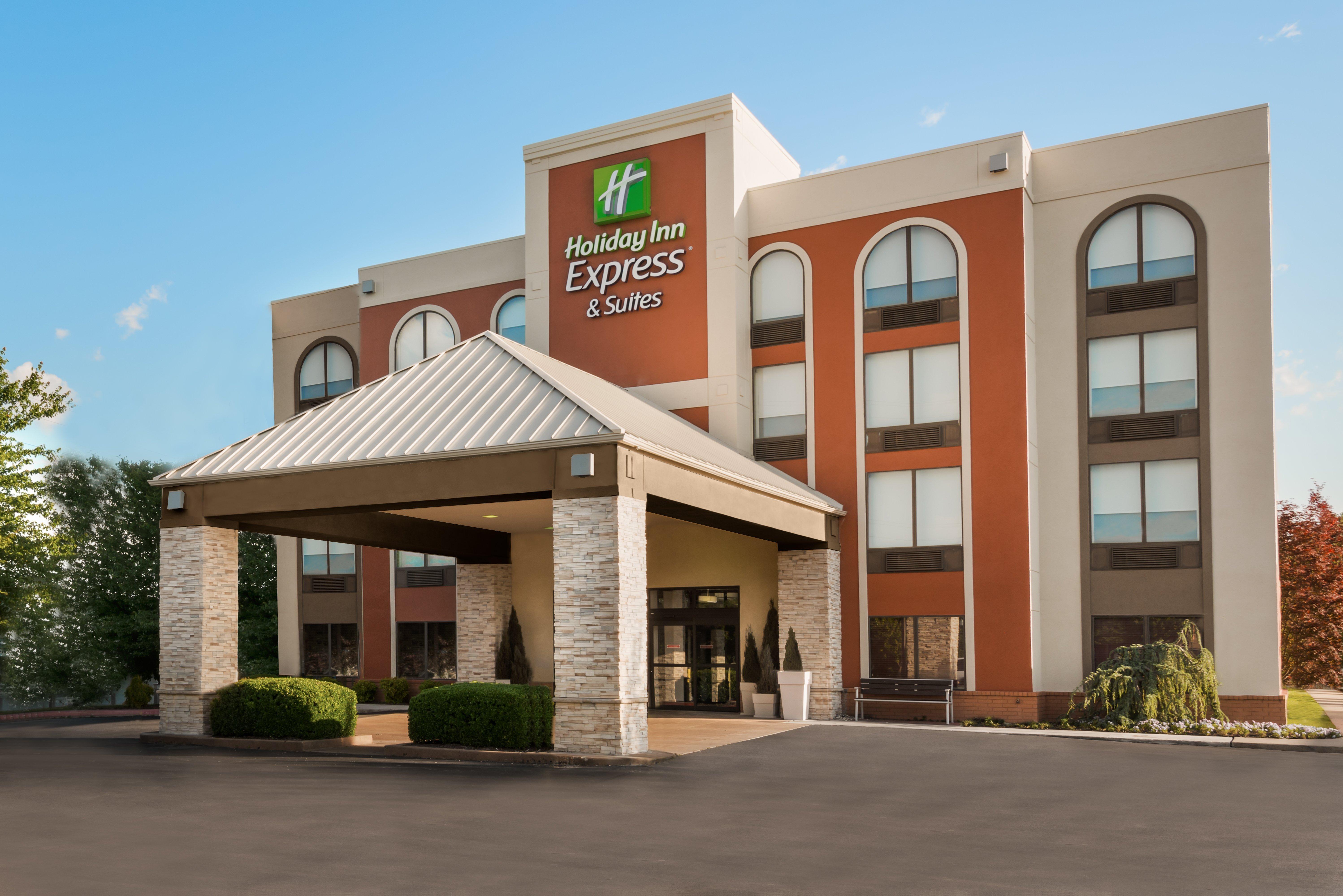 Holiday Inn Express Hotel & Suites Bentonville By Ihg Exterior photo