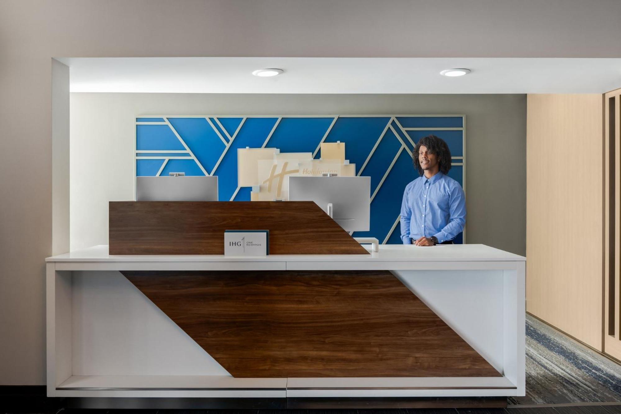 Holiday Inn Express Hotel & Suites Bentonville By Ihg Exterior photo