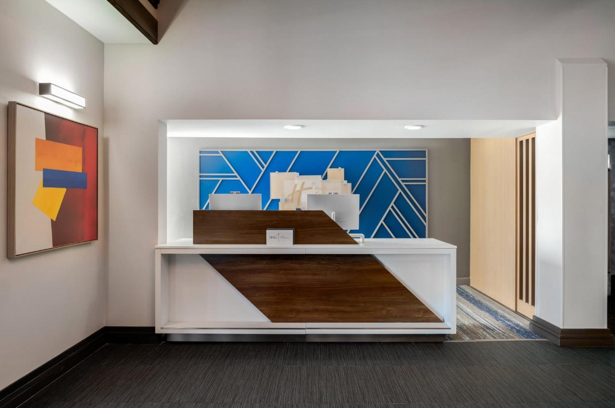 Holiday Inn Express Hotel & Suites Bentonville By Ihg Exterior photo